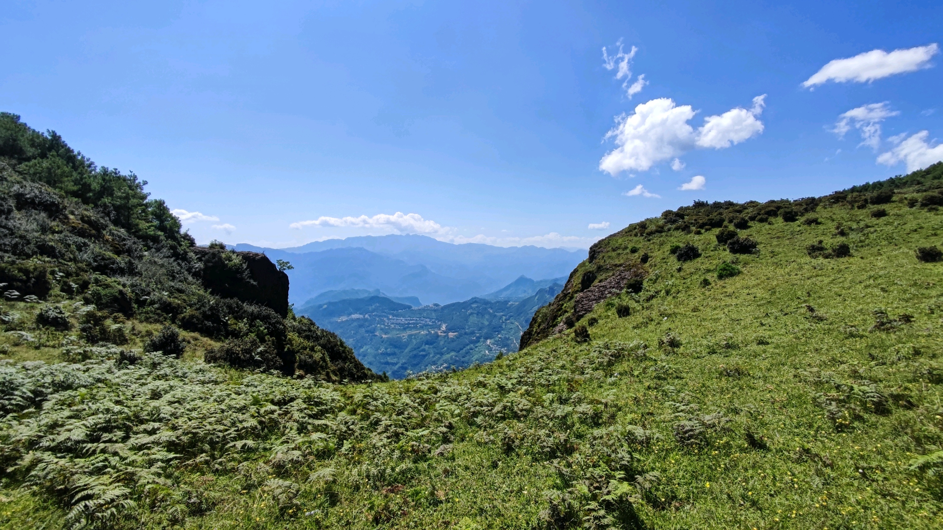 鲁甸轿顶山攻略,轿顶山门票_地址,轿顶山游览攻略