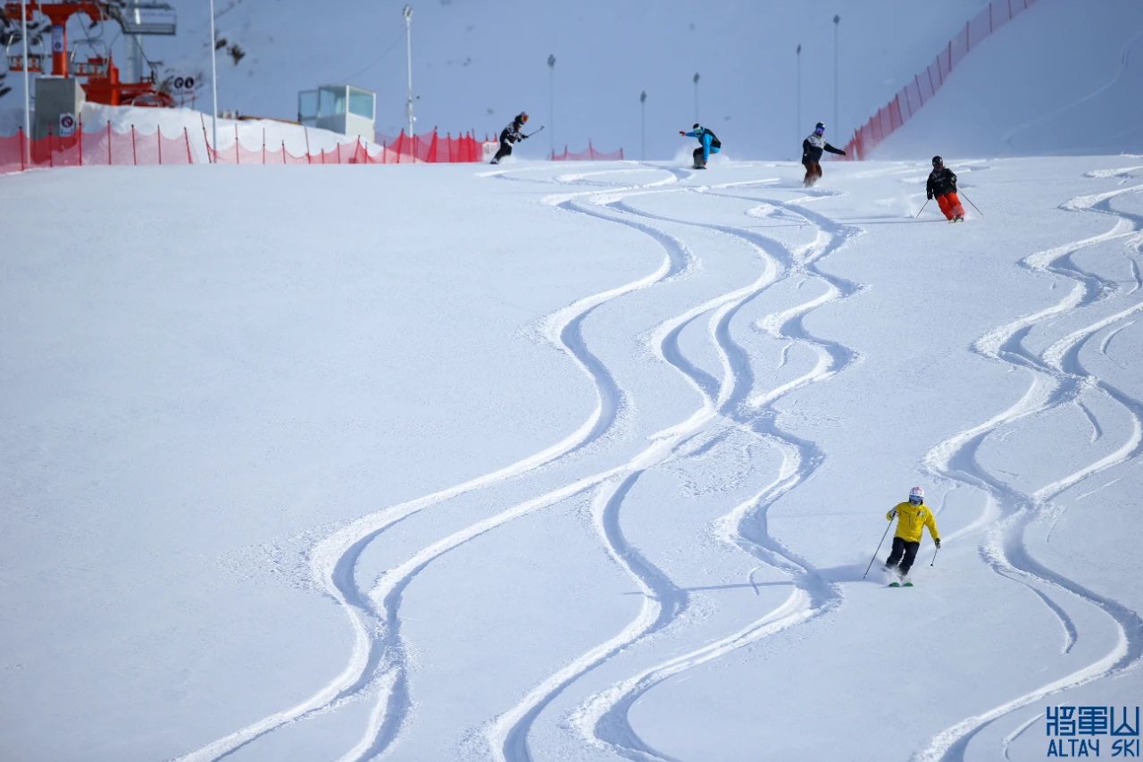 新疆丝绸之路滑雪场