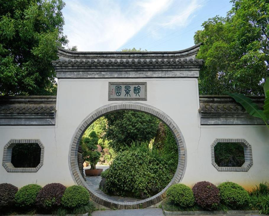 邂逅根雕——根宫佛国
