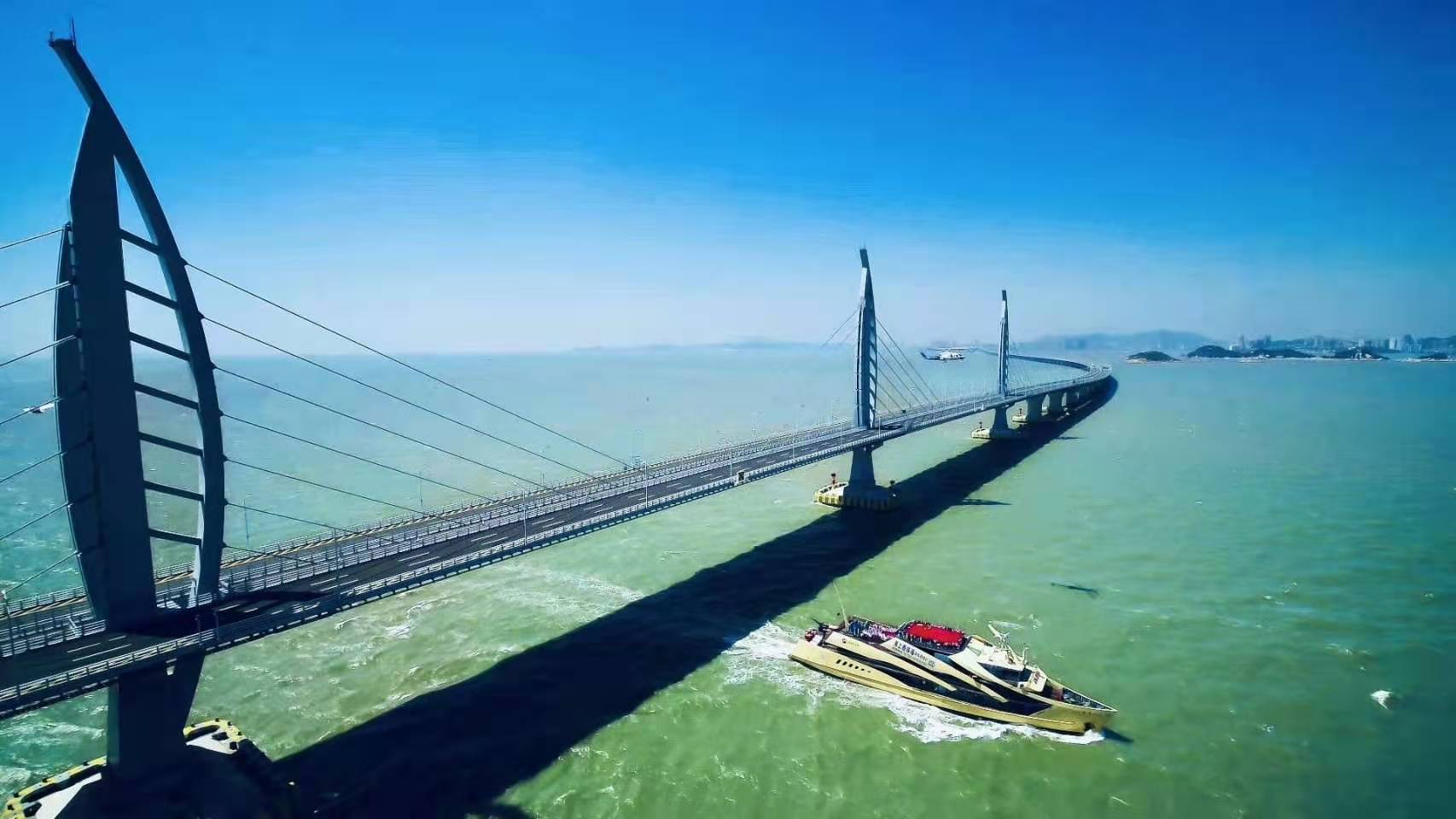 港珠澳大桥像是在大海深处"穿针",构筑起跨海通道在这里,全视角看大桥