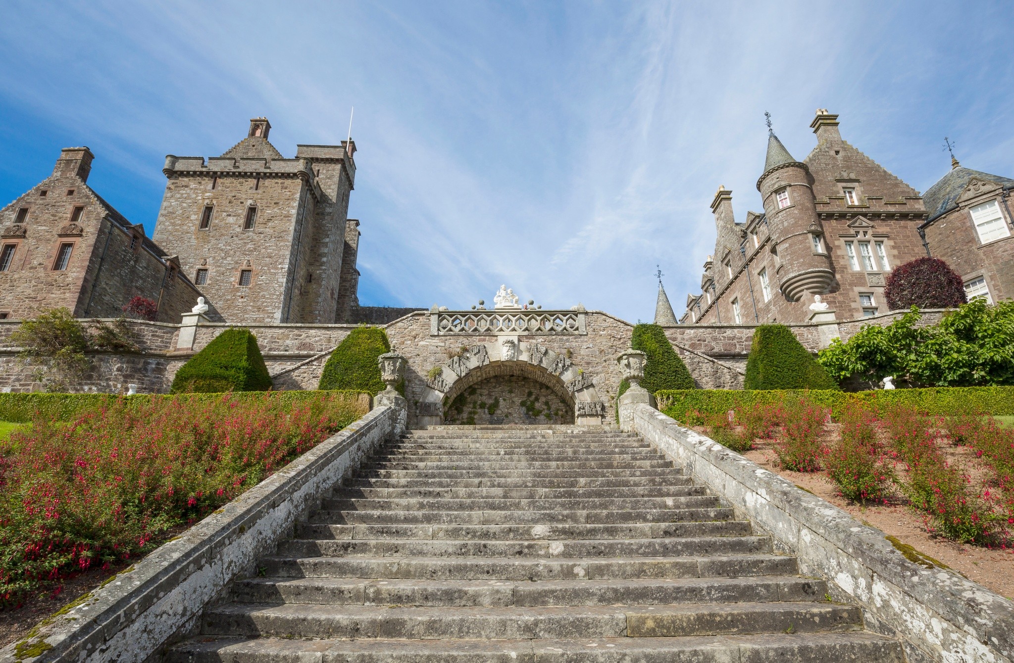 5 德拉蒙德城堡花园(drummond castle gardens)