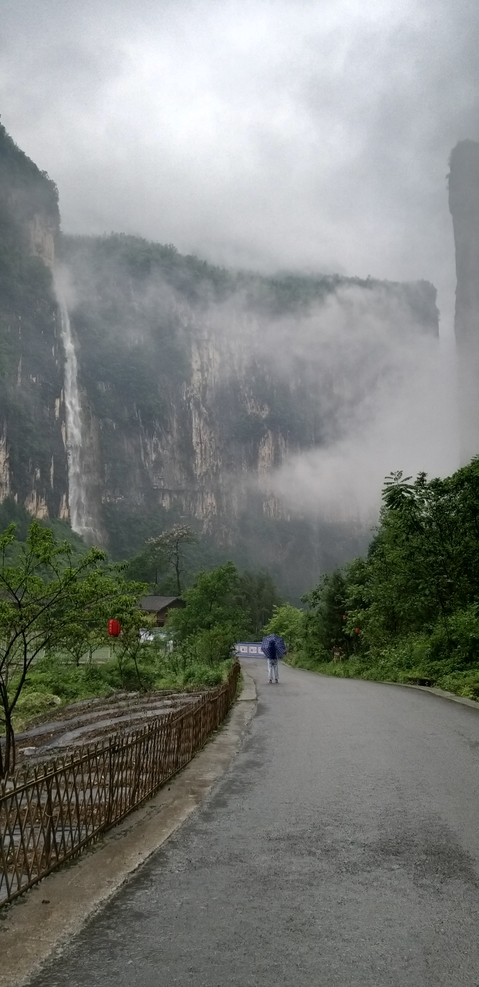 奉节旱夔门天坑地缝