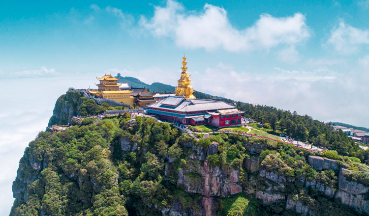 晚会 解放碑 洪崖洞 渣滓洞 李子坝轻轨穿楼 乐山大佛 峨眉山 都江堰