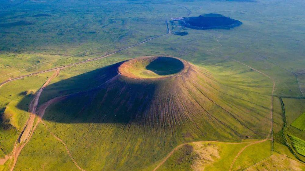 乌兰哈达火山地质公园辉腾锡勒草原一日游独立成团随走随停纯玩无购物