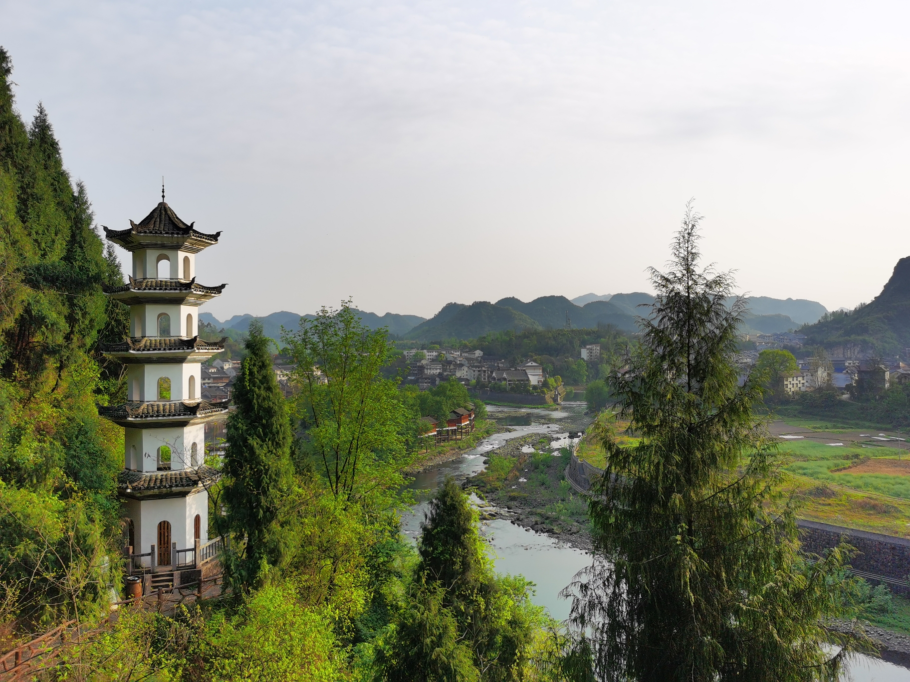 湖南省湘西土家族苗族自治州花垣县重庆市秀山土家族苗族自治县洪渡路