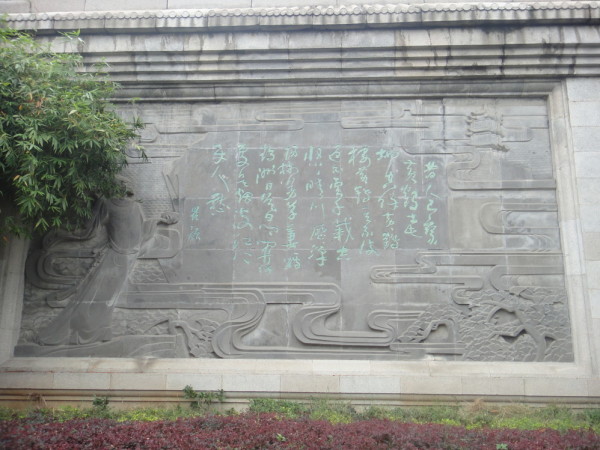 梦回老屋梁间,蛇行密语——解析梦见老房子的房梁有很多条蛇在爬的深层含义 梦回老屋梁间,蛇行密语——解析梦见老房子的房梁有很多条蛇在爬的深层含义