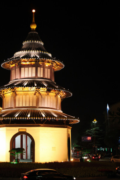 晚上的天坛和白天的天坛 wKgBwU_J65nVTlggAAOq65oBbFg17.jpeg?imageView2%2F2%2Fw%2F600%2Fh%2F600%2Fq%2F90