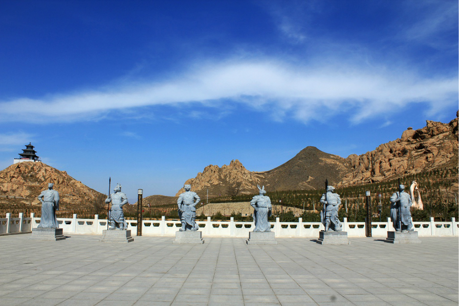 天牙山上好风光 山西忻州原平市一景