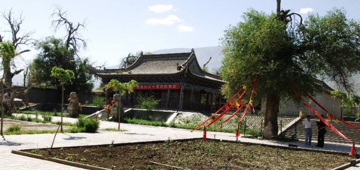 巴里坤地藏寺仙姑庙景区