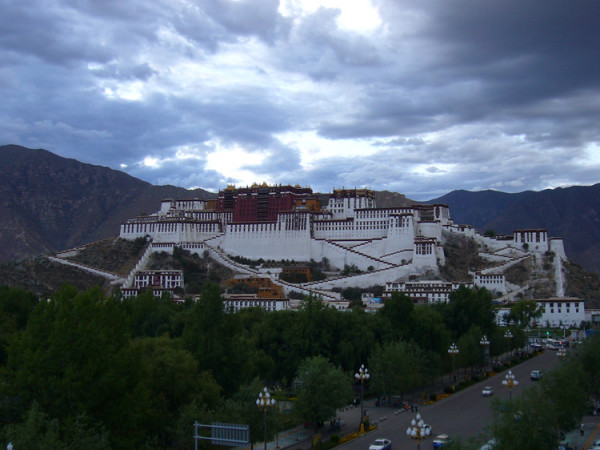 西藏游玩攻略 wKgB3FILy7yALbFdAAHxcWC6RyI69.jpeg?imageView2%2F2%2Fw%2F600%2Fq%2F90%7CimageMogr2%2Fstrip%2Fquality%2F90