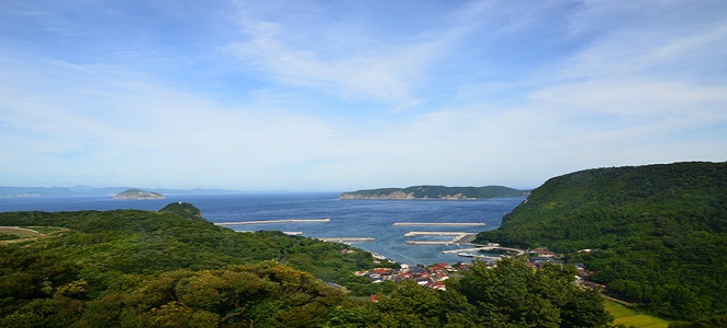 岛根县位于日本列岛中最大岛屿-本州岛的西南部,县内自然景色优美,四