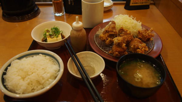 做米饭要用什么调料才好吃 wKgB6lPtp7eAAfqWAAbeJfCmXZ432.jpeg?imageView2%2F2%2Fw%2F600%2Fh%2F600%2Fq%2F90