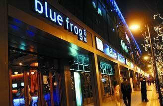 上海最有名的酒吧 wKgB6lQx7TiAXOFGAACFdI9c2nI55.jpeg?imageView2%2F2%2Fw%2F680%2Fq%2F90%7Cimageslim