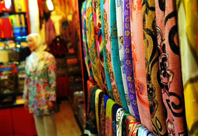 如何辨别杭州丝绸真假，怎样辨别真假杭州丝绸，真假杭州丝绸分辨的技巧有哪些