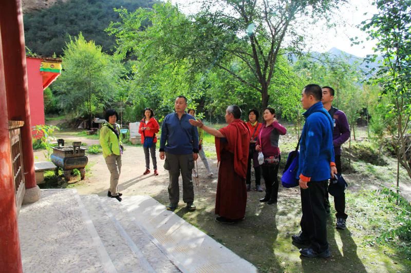 刘家峡水库.炳灵寺石窟.江措法师