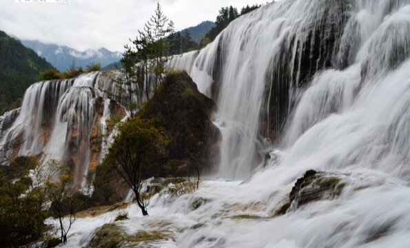 四川九寨沟瀑布