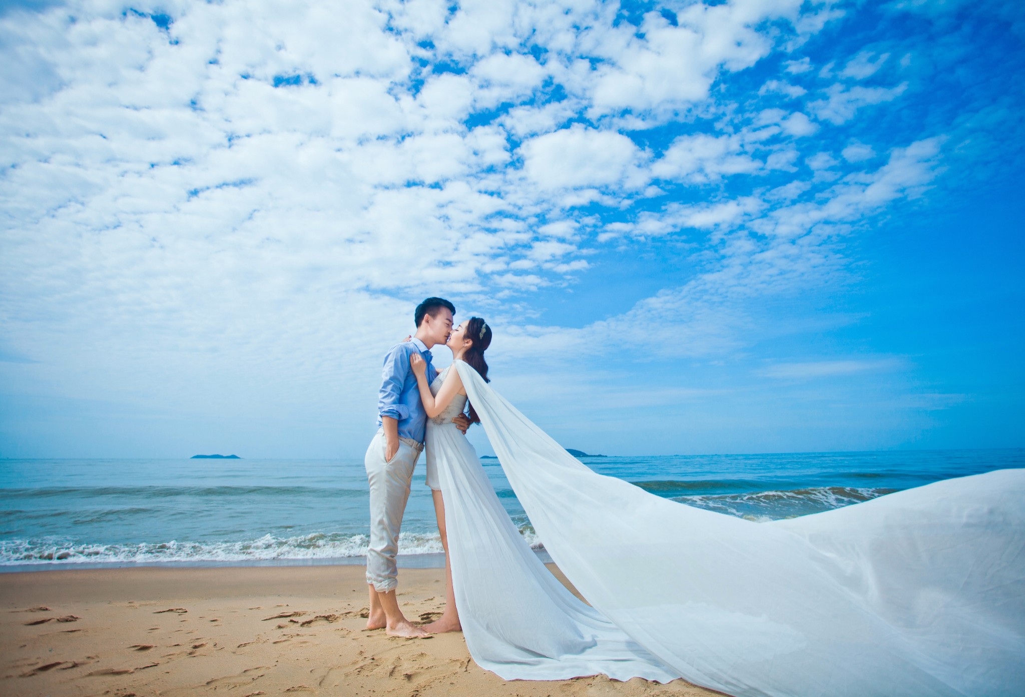 三亚海滩婚纱照_三亚海滩图片(2)