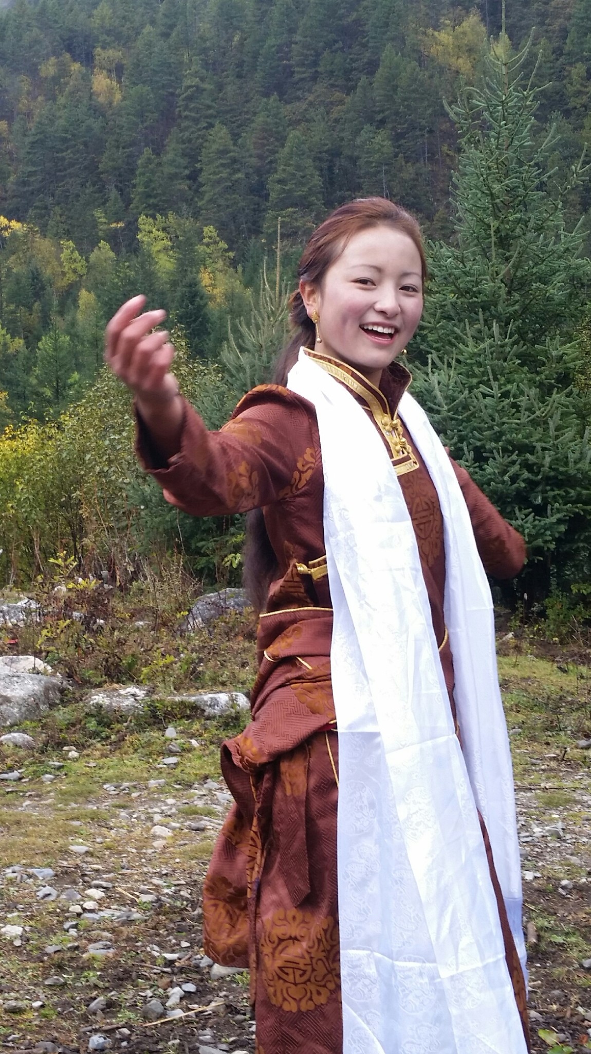 10月康定雪山湖泊行:莲花湖畔遇美女,子梅垭口观贡嘎