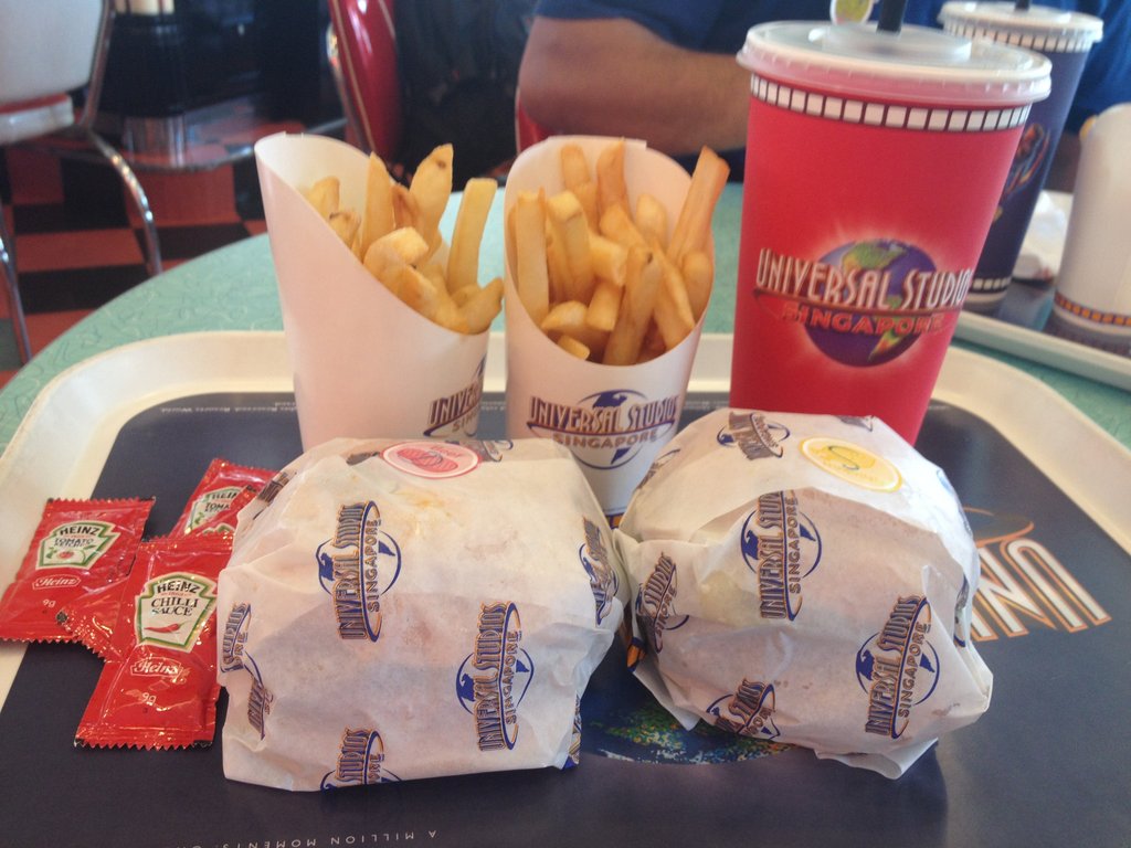 新加坡美食-Mel’s Drive-In