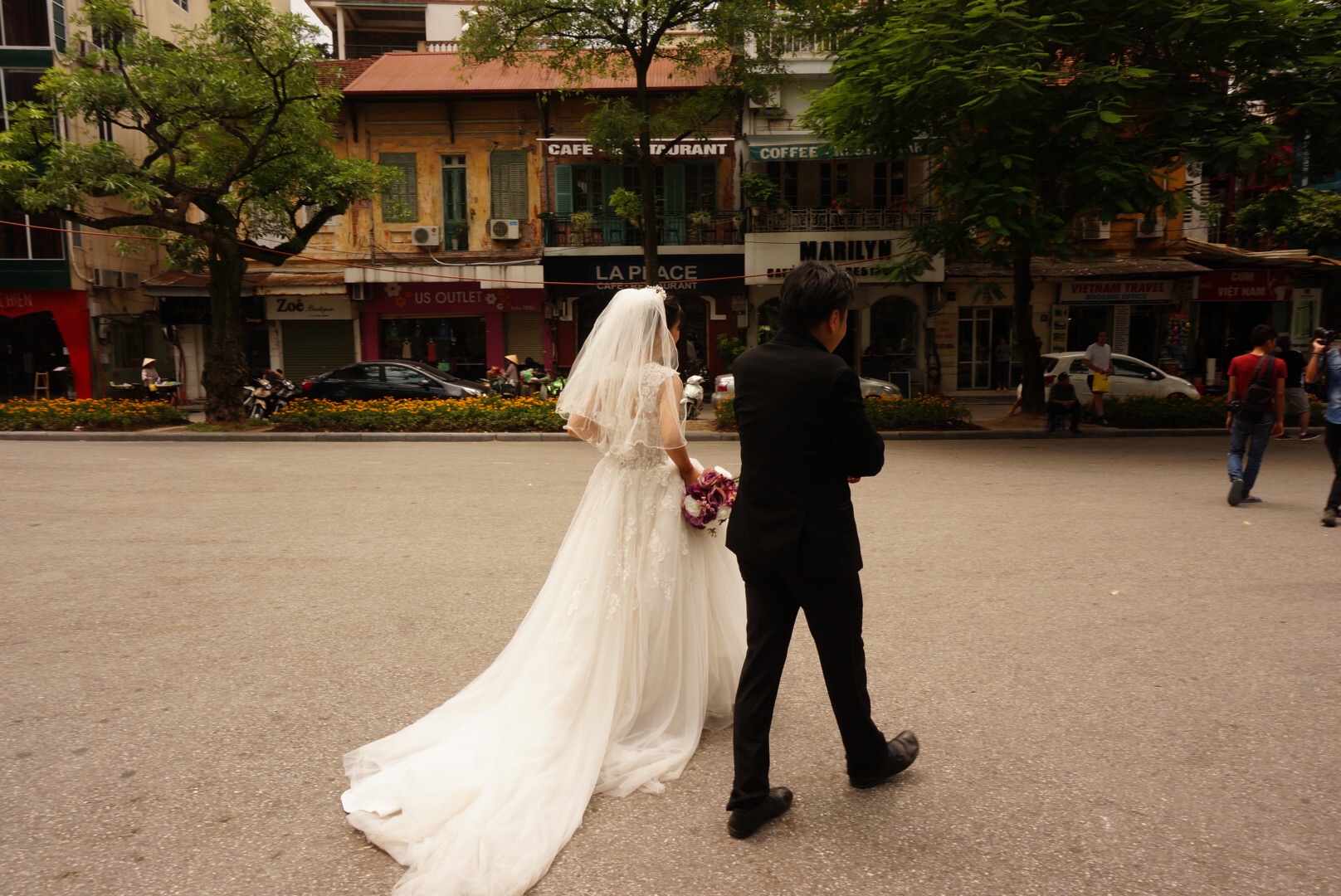 婚纱照能带上火车吗_洗衣服能带上火车吗(3)