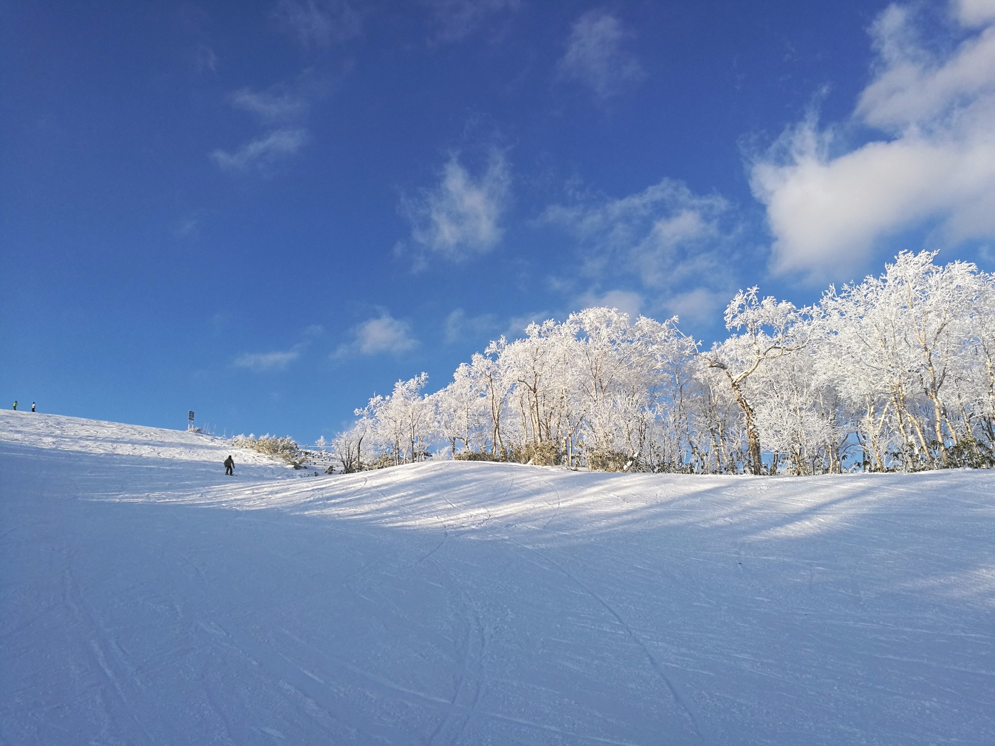 "吉林市吉雪(大绥河)滑雪场位于吉林市船营区大绥河镇,长吉南线和302