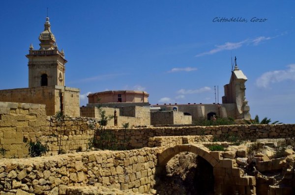 在天空之城,西西里和马耳他的七天,马耳他自助
