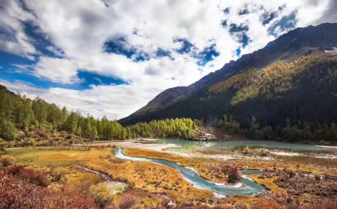 旅游自驾游推荐2-3天游 wKgBs1giL9OAWscOAAHew-4gL0o19.jpeg?imageView2%2F2%2Fw%2F680%2Fq%2F90%7CimageMogr2%2Fstrip%2Fquality%2F90