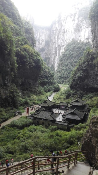 洪崖洞在重庆哪儿 wKgBs1gRyqOACRLqAAhXgJ0deHc15.jpeg?imageView2%2F2%2Fw%2F600%2Fh%2F600%2Fq%2F90