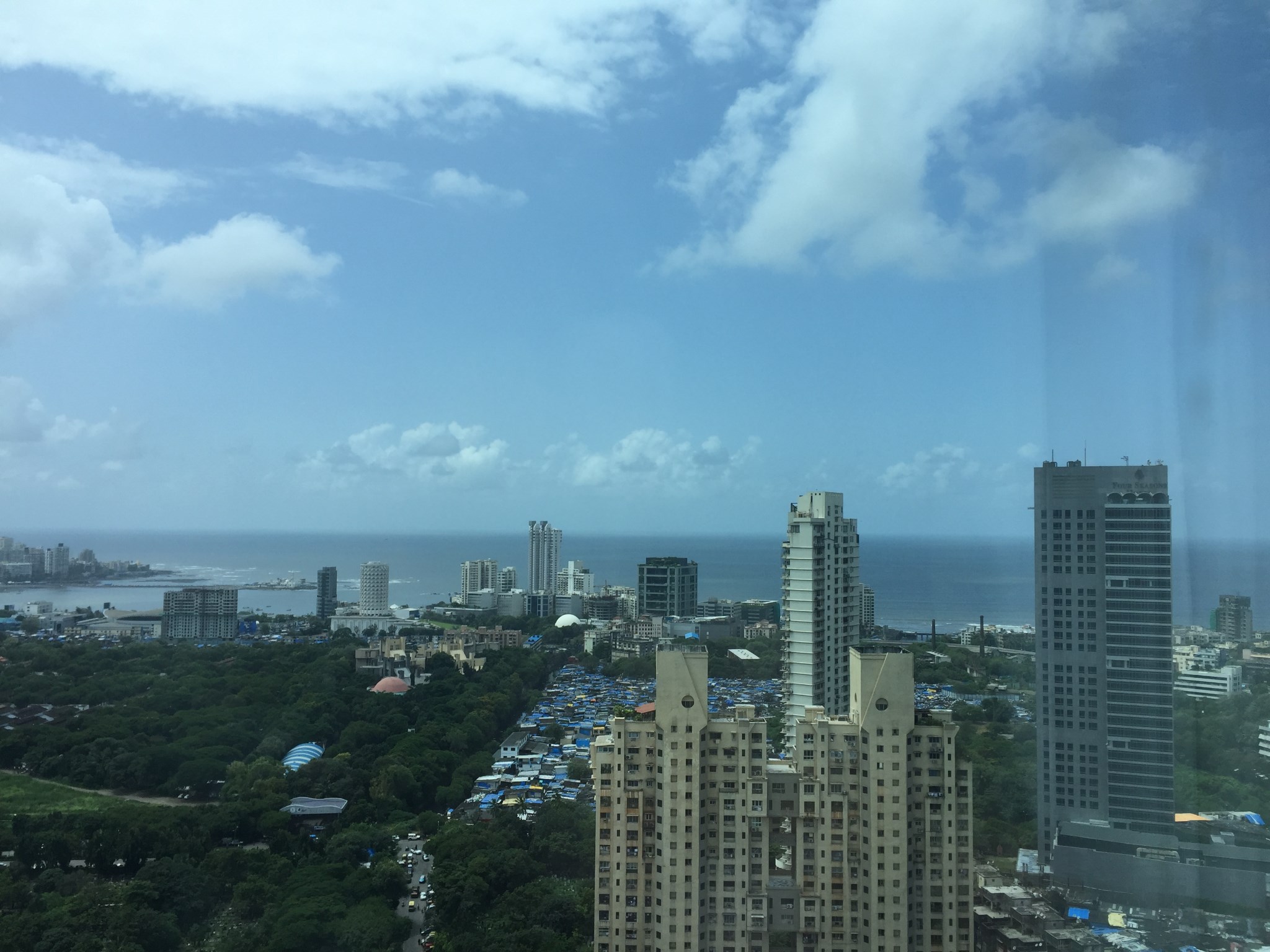 印度最大贫民窟面积人口_印度贫民窟(2)