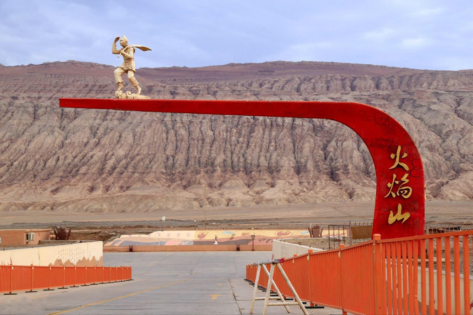 7月底打算暑假带孩子去新疆，适合去南疆还是北疆呢