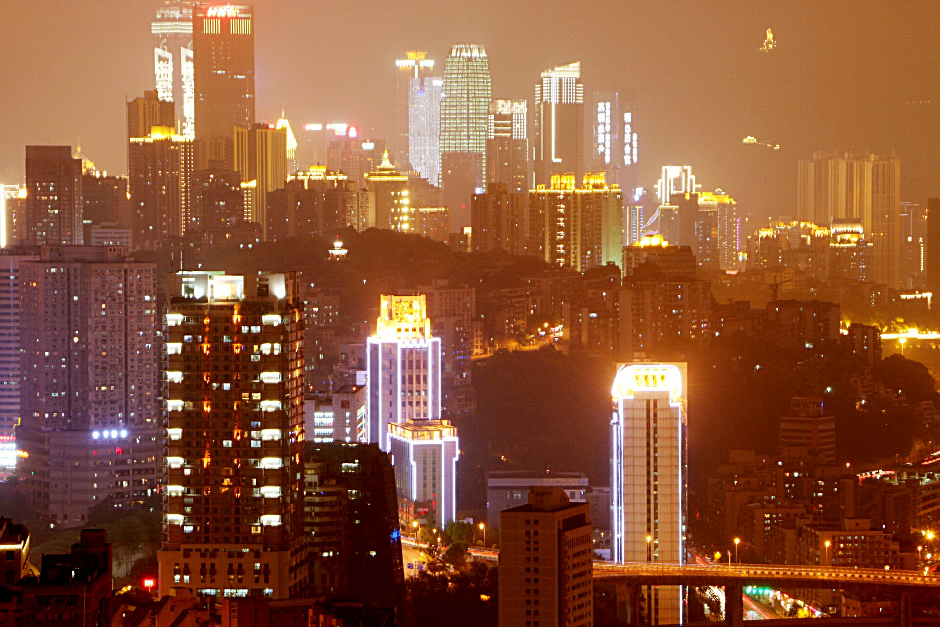 重庆夜景拍摄地之一 鹅岭公园瞰胜楼