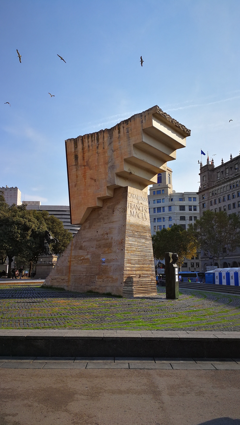 雕塑名:monumentofrancescmasia 圣安娜喷泉