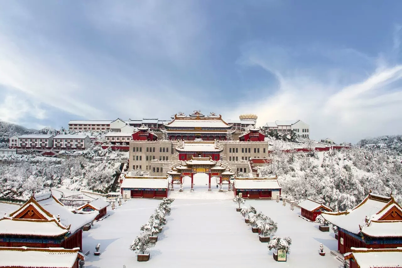 那一年的冬季恋歌—雪后龙华寺