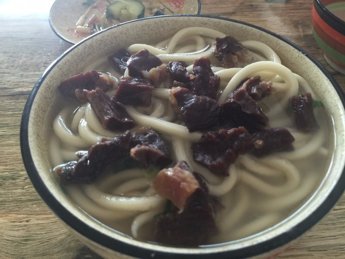 肉干面,用蒙古特色风干肉和手擀面制作