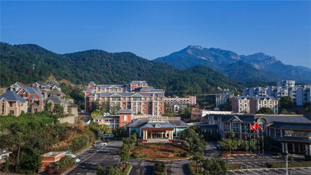                  车赴星子温泉镇