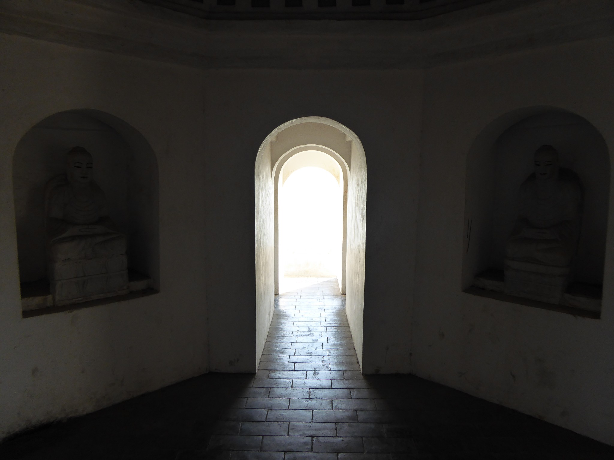 端午宜城行:探密千年古刹迎江寺,登"万里长江第一塔"振风塔,逛