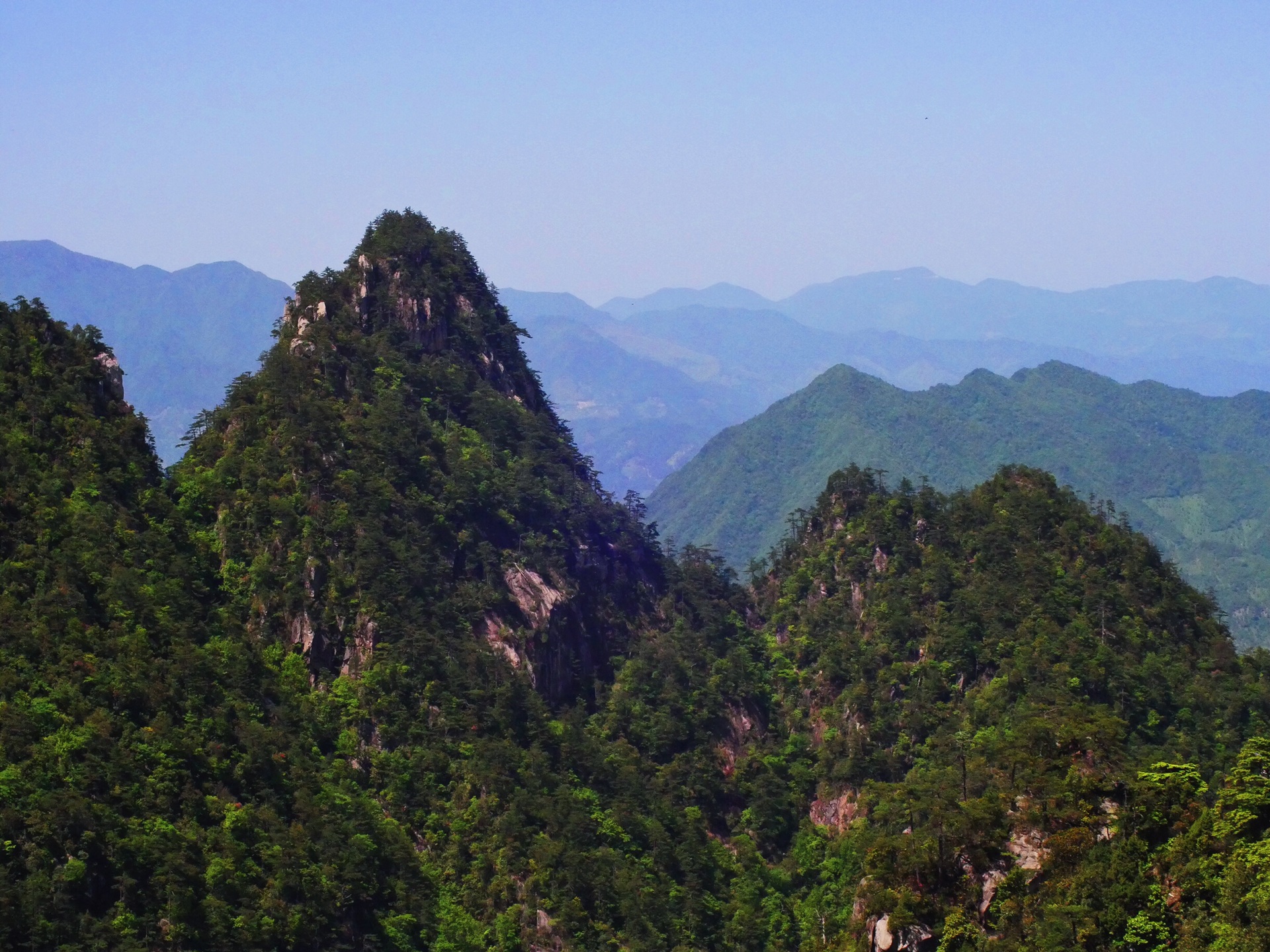 鹤峰县有多少人口_鹤峰人去屏山(3)