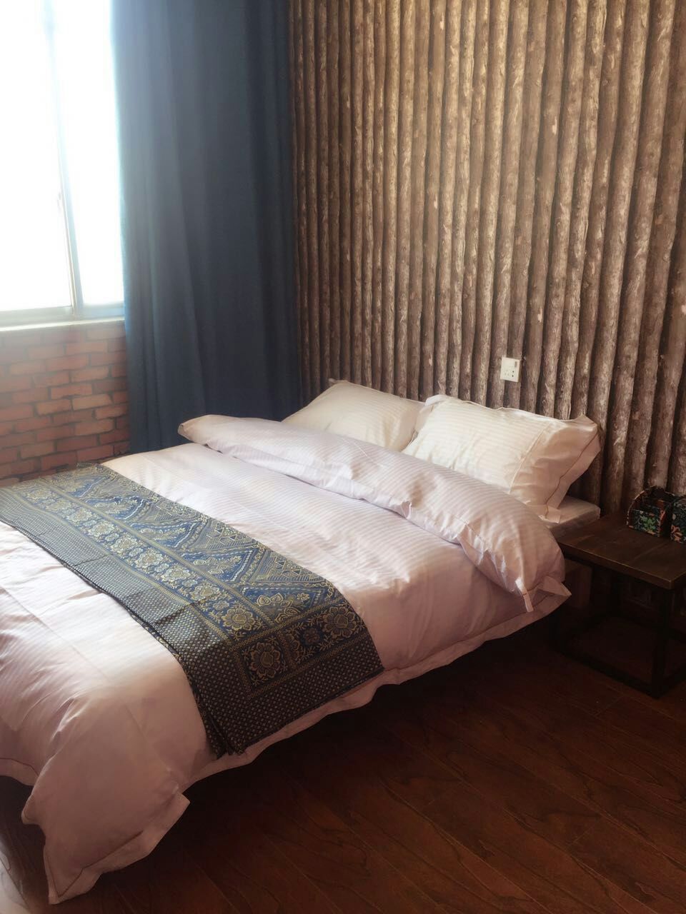 莱州市虎头崖镇瑞云农庄大型民俗客栈期待您的到来,虎头崖海边玩耍!