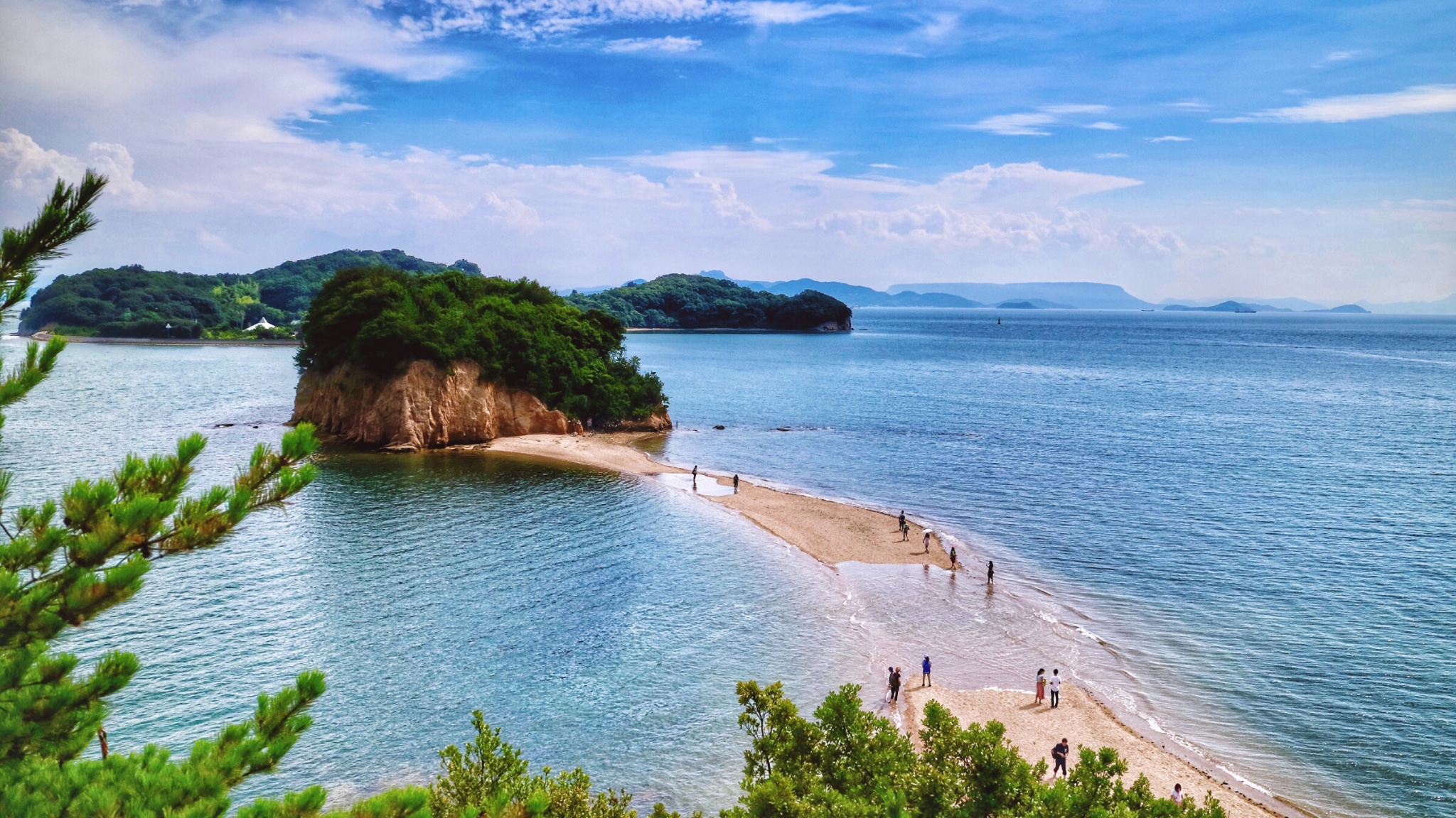 瀨戶內海上不起眼的小豆島,生活努力而平靜