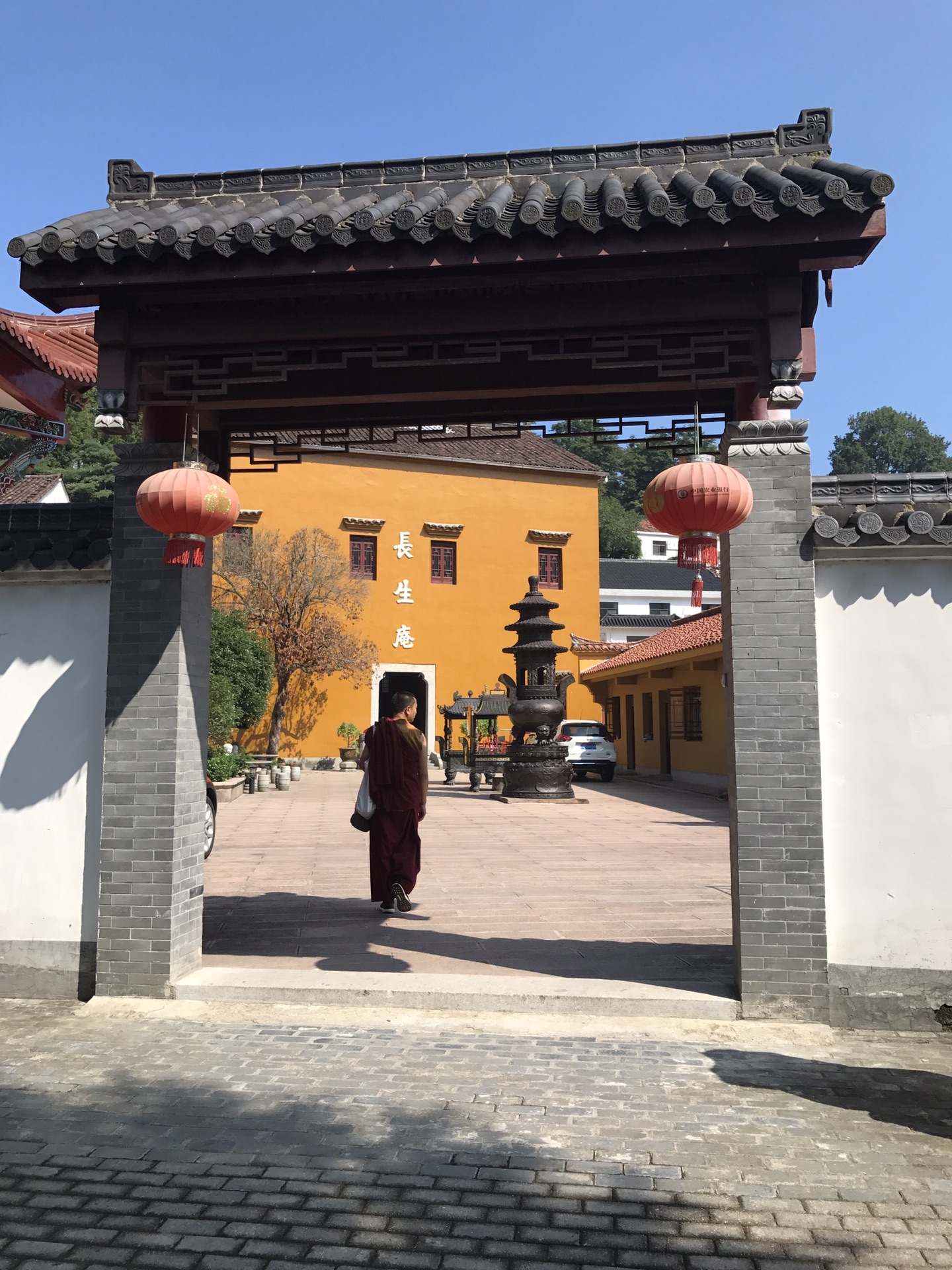 08.22我在九華山的第四天(化城寺 旃檀林 二訪百歲宮的睡佛 東崖禪寺)