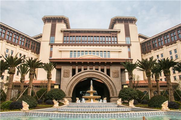 南昌万达文华酒店1晚(含双早) 南昌万达主题乐园门票2张 免费健身游泳