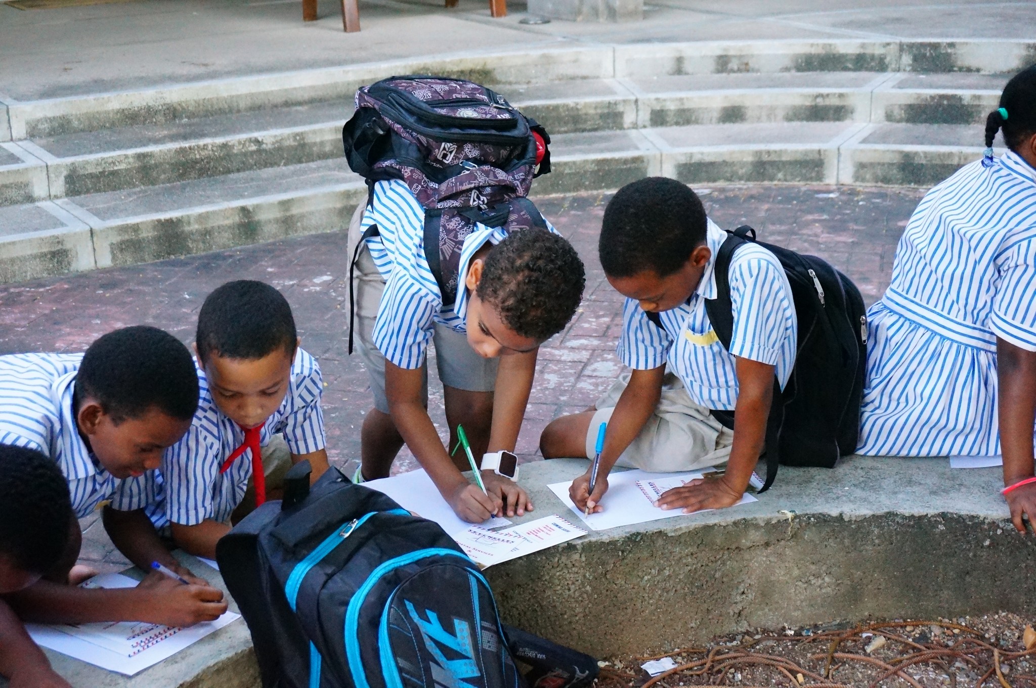 克里奥尔(creole)意为"混合",克里奥尔人往往指称多代混血人种,塞舌尔