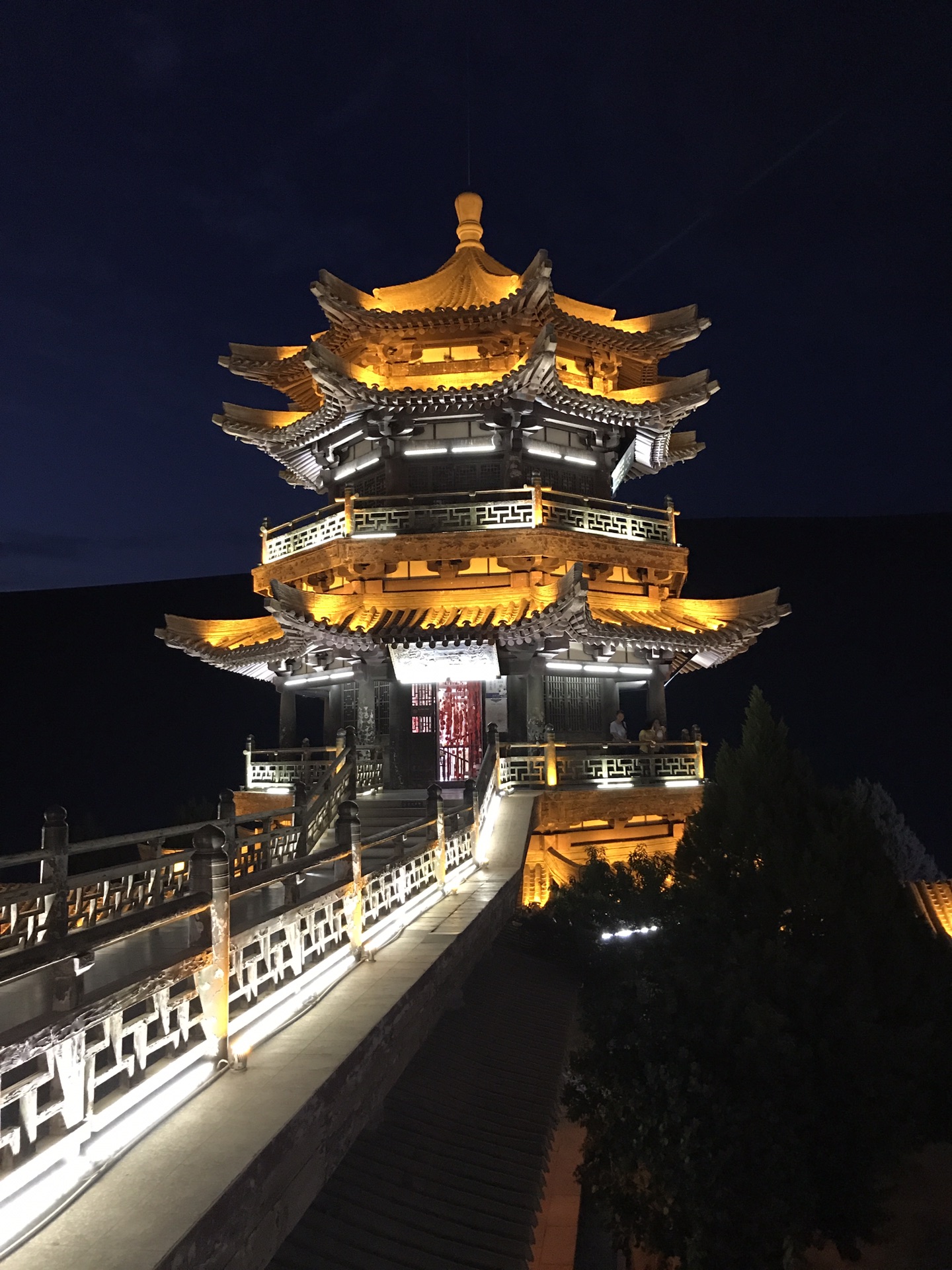 坐着公交去旅行丨玩转敦煌莫高窟和鸣沙山只需一天!