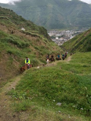 線路推薦: 第一天:成都——黃龍或是松潘騎馬遊——松潘古城 也