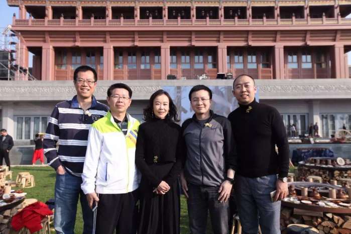 诺仕达集团总裁任剑媚女士与嘉宾合影留念