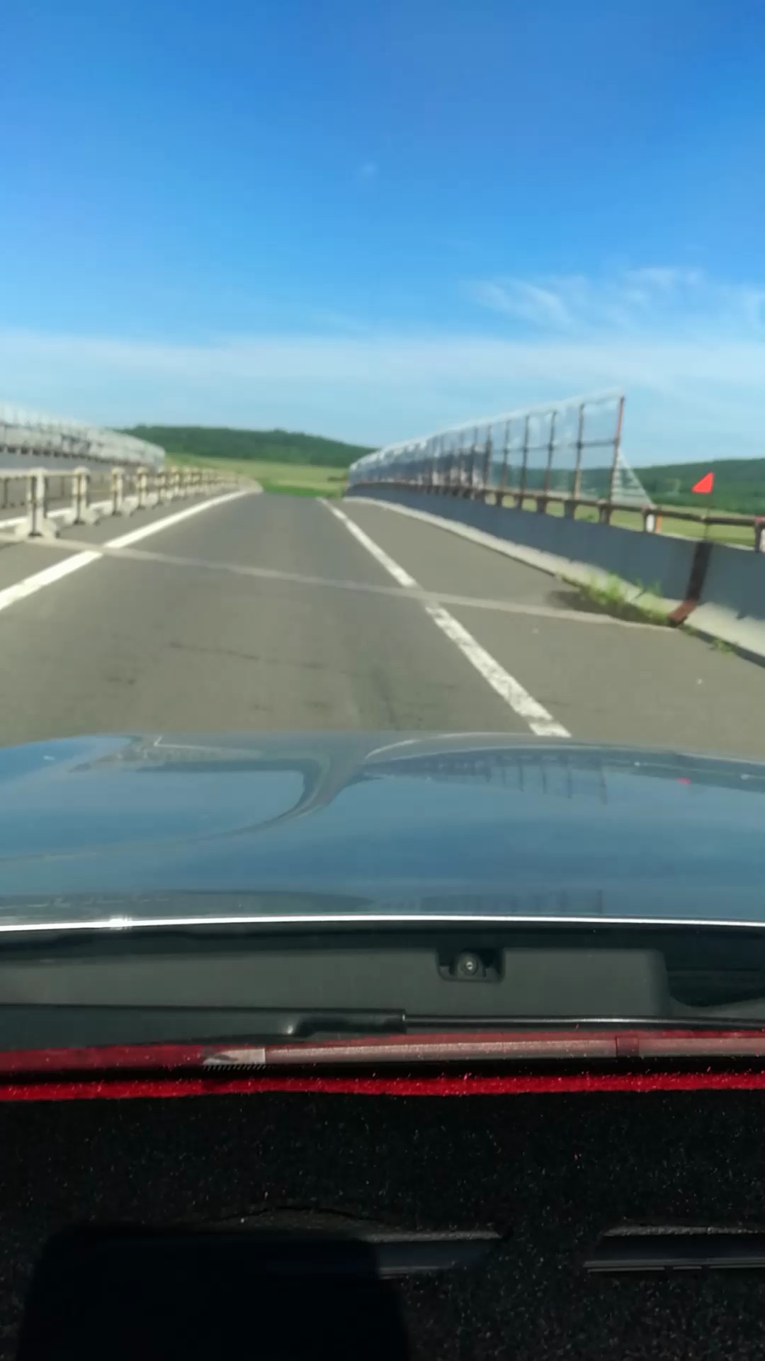 鸡虎高速,整个高速没有加油站,上高速前加满油箱.