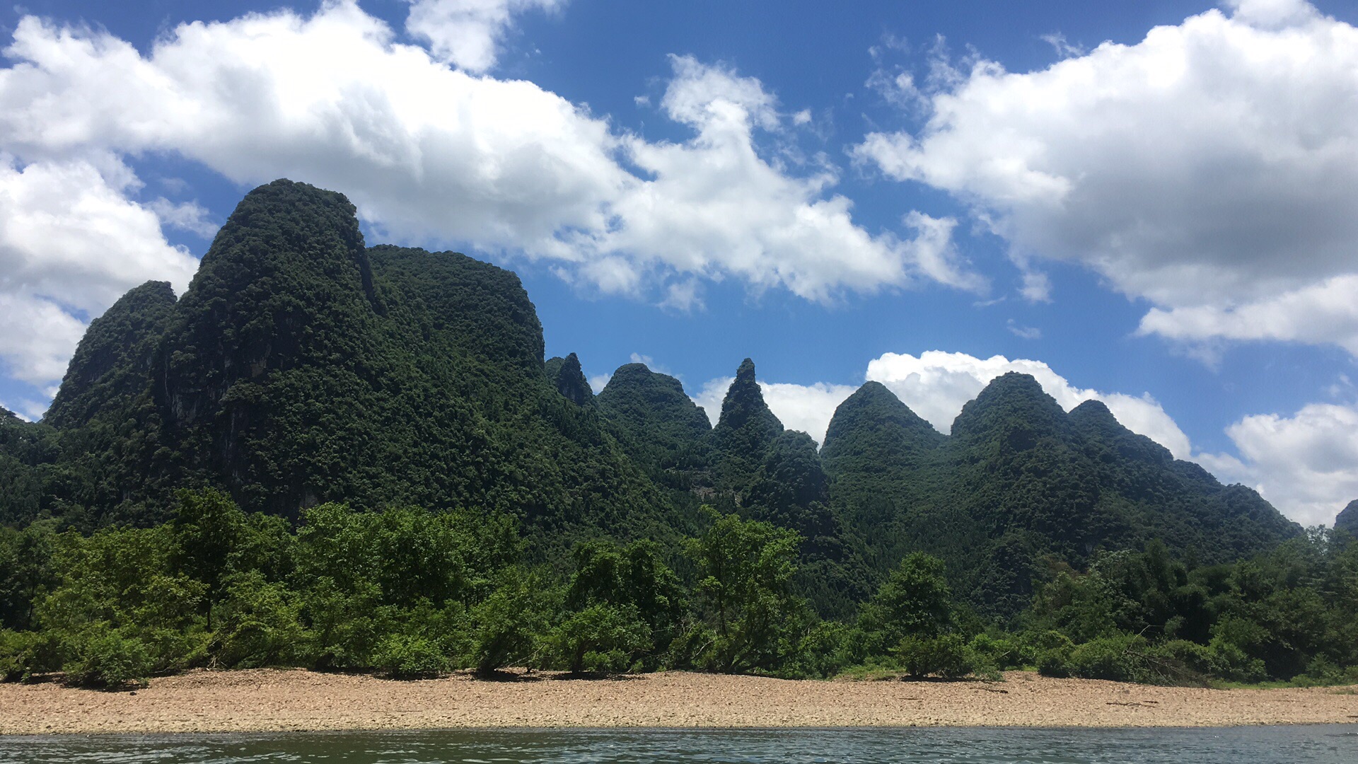 灕江九馬畫山