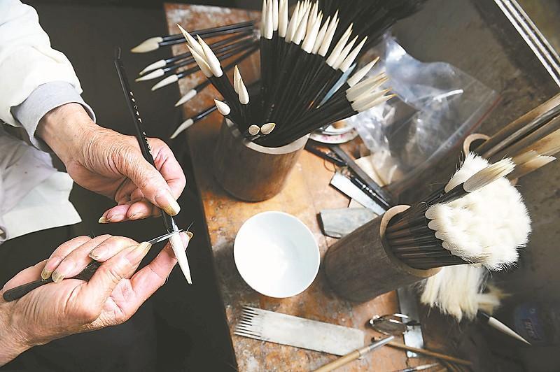 04屯溪-八卦村呈坎-屯溪老街-杨文笔庄制作毛笔