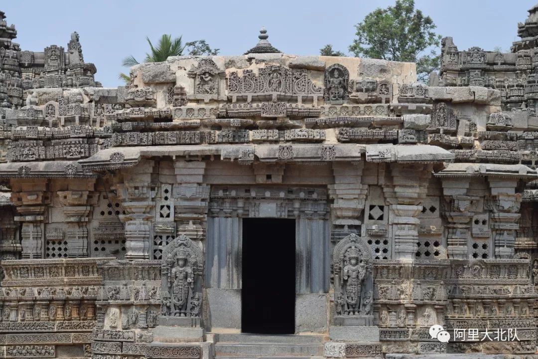 南印,在曷萨拉帝国的神庙中_游记