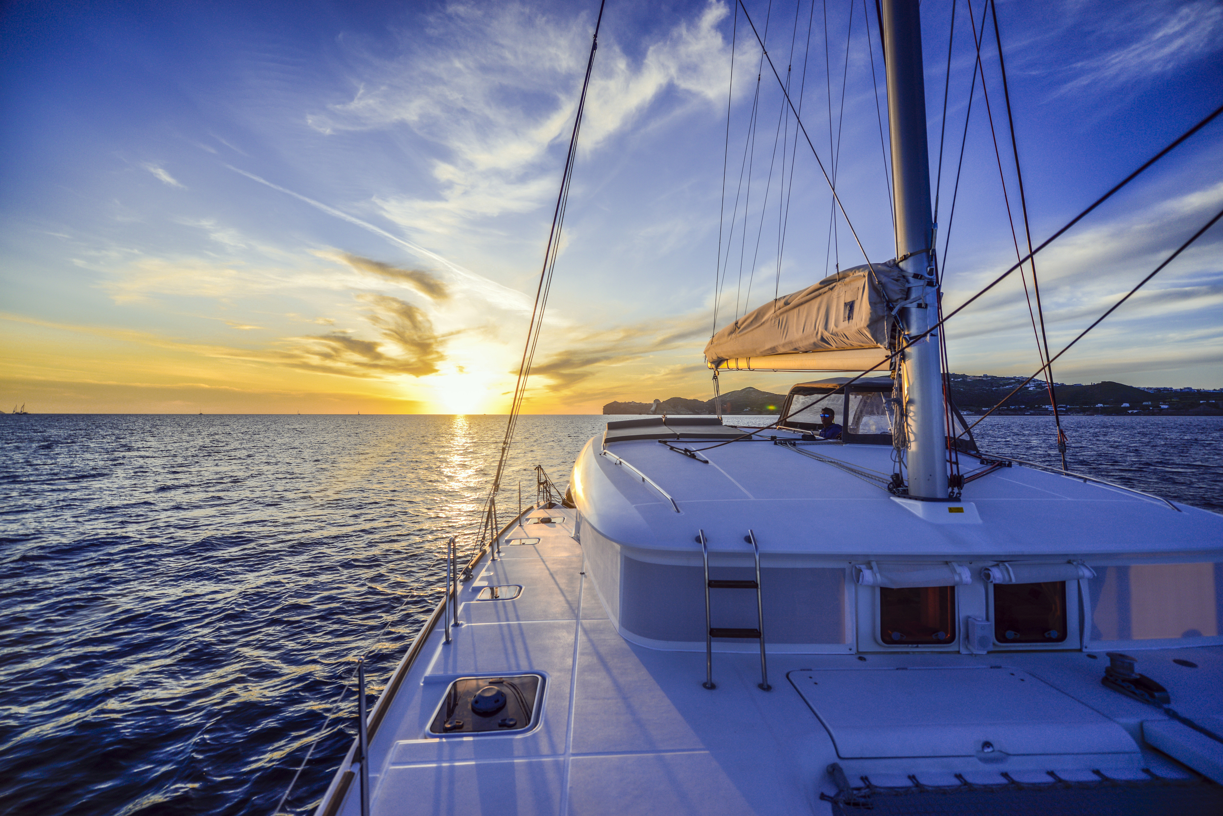 希腊圣托里尼豪华双体帆船半日游艇游(轻奢享受 醉美圣岛),马蜂窝自由